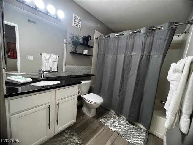 Building Photo - 950 Seven Hills Dr Unit 2411