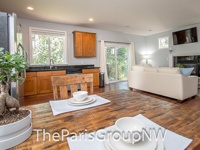 Building Photo - Wonderful 2012 Renton 3BR * Backs To Greenbelt