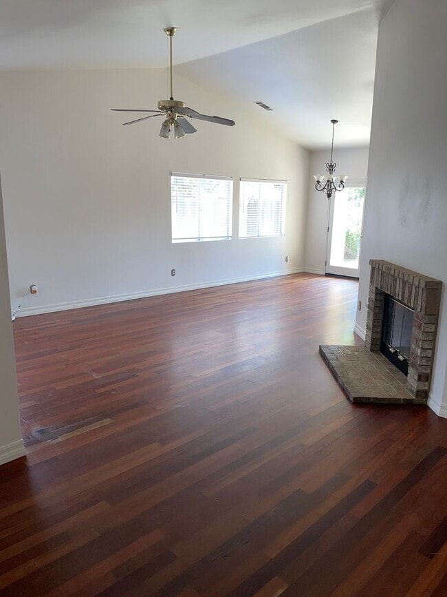 Photo - Charming 4 Bedroom Home For Rent
