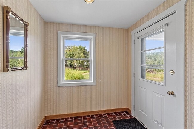 Photo - 370 Harwood Ave