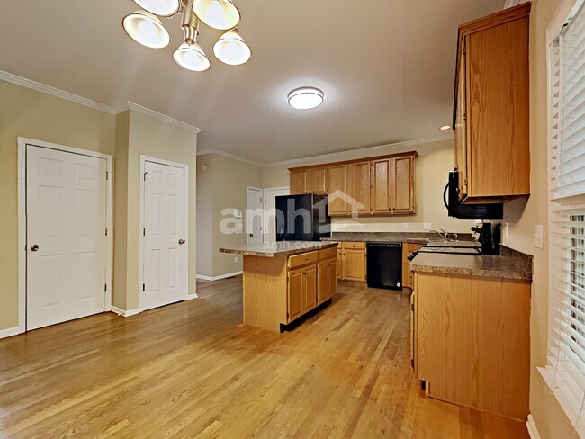 Photo - 6261 Sharpsburg Ct NW