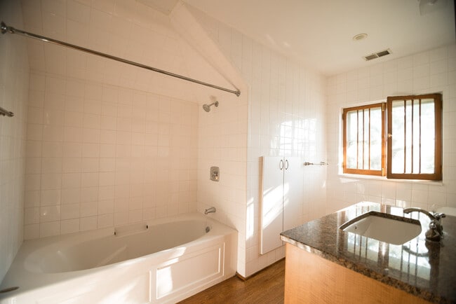 Photo - 2556 N Kimball Ave Unit 1