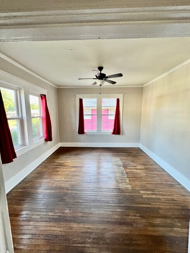 Photo - Historic Home 4 Bedroom