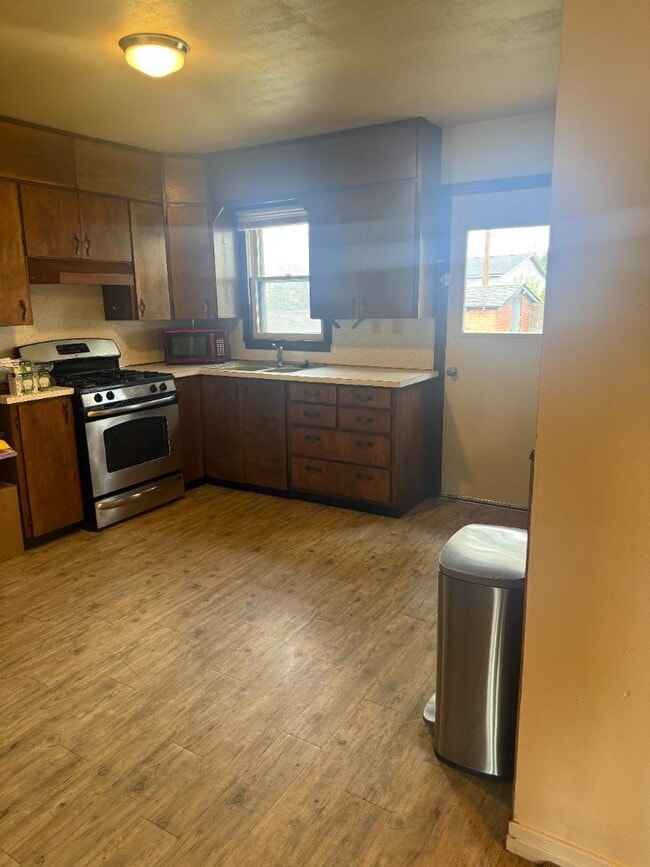 Photo - 1559 Bell St