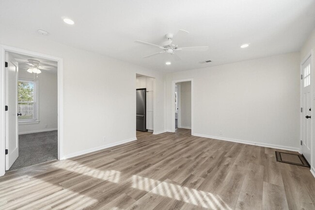 Photo - 242 College Dr