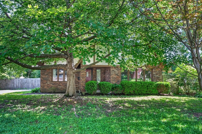 Building Photo - 4 Bedroom Near Butler University!