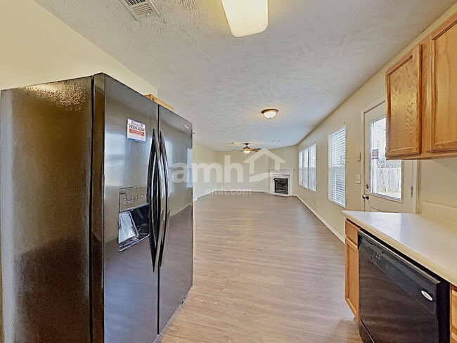 Photo - 1140 Seven Oaks Blvd