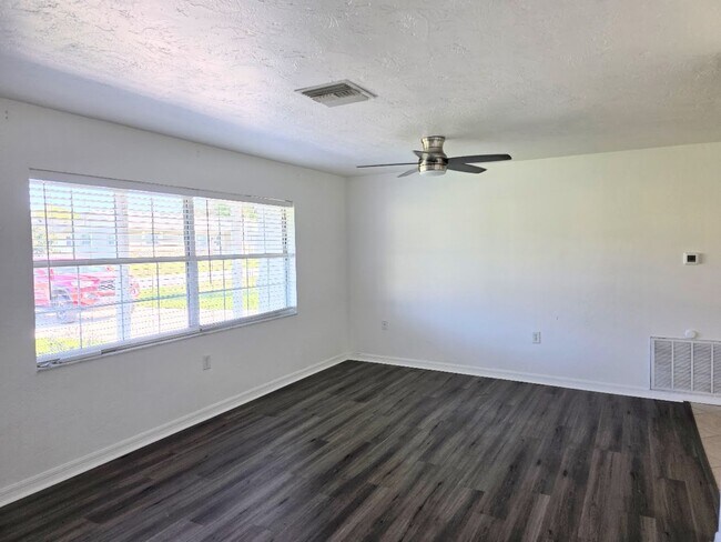 Photo - 2 bedroom, 1.5 bath home with 1 car garage