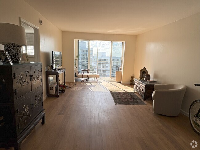 Building Photo - 2731 NE 14th Street Cswy Unit 924 Rental