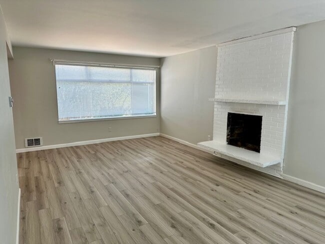 Photo - Remodeled 2 Bedroom Duplex Home in Magnolia