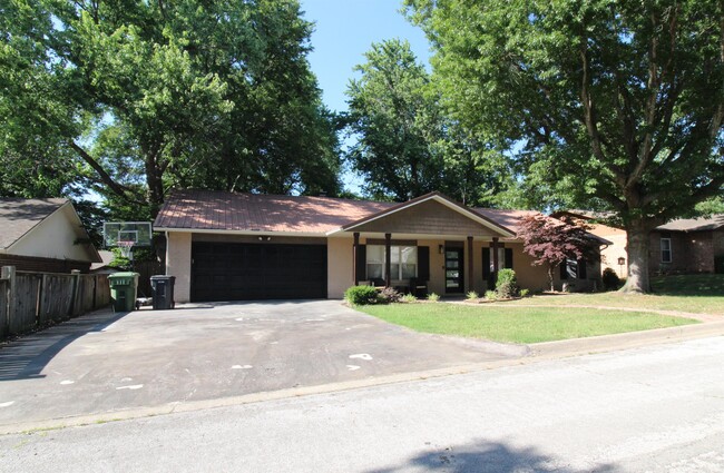 Photo - 2715 W Gum St Casa