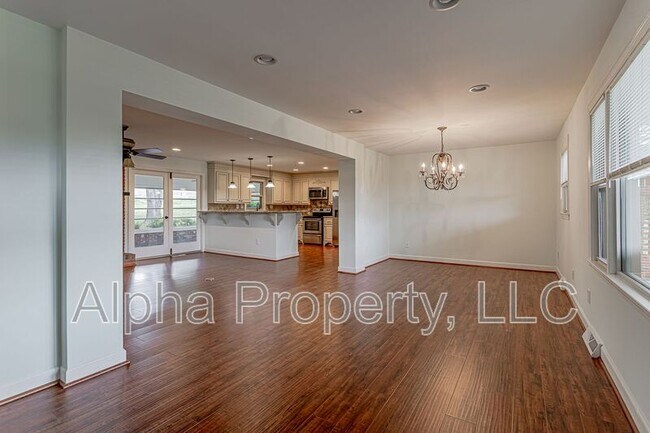 Photo - 109 Roberts Cir