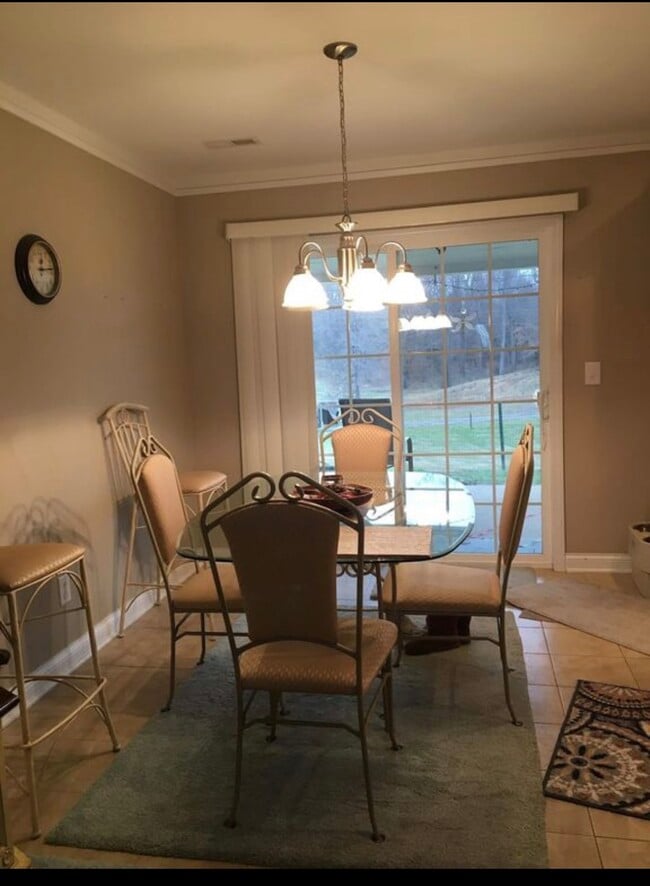 Photo - 1594 Old Stagecoach Rd