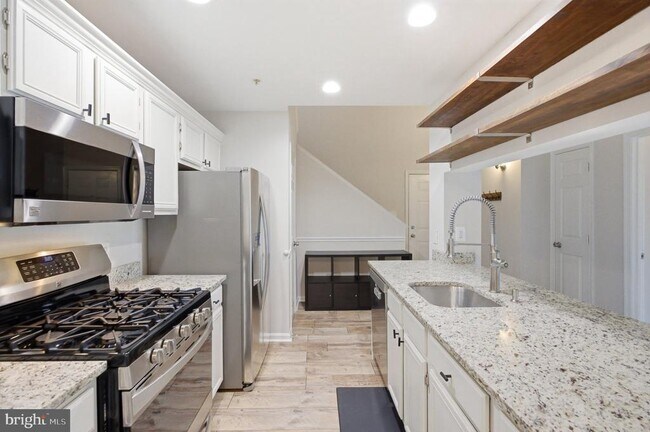 Photo - 46630 Drysdale Terrace Unit 300