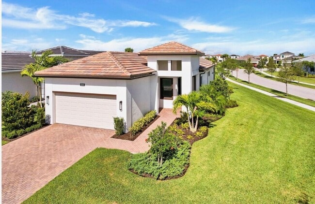 Building Photo - 5501 Santa Rosa Ln