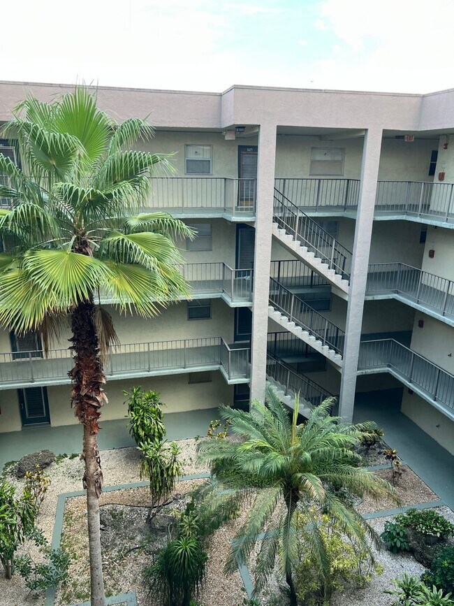 Photo - Great unit with pool view, pretty tile flooring.