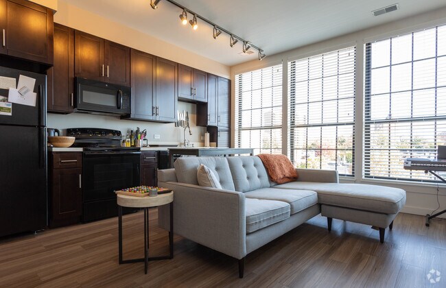 1BR, 1BA - Lorraine