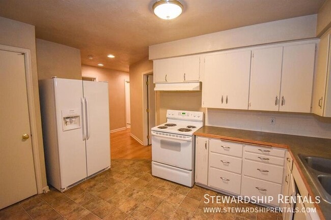 Photo - 2266 Alder St