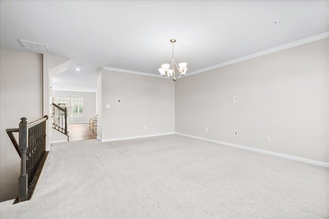 Photo - 6026 Forum Sq