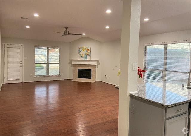 Building Photo - 9812 Fillmore Dr Rental