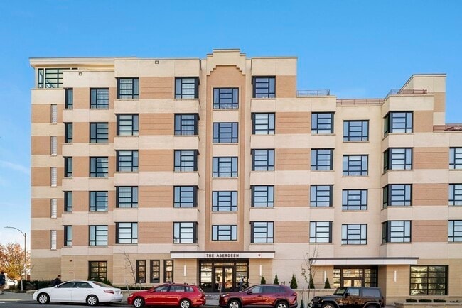 Building Photo - 1650 Commonwealth Ave Unit 606
