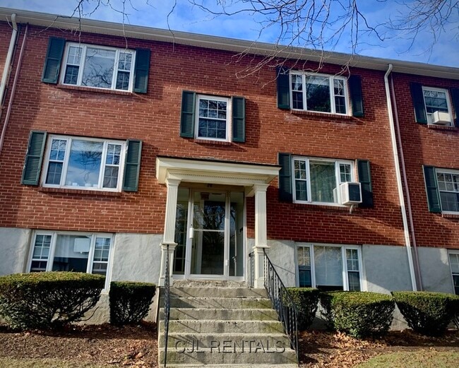 Building Photo - 26 Heath Rd Unit 4