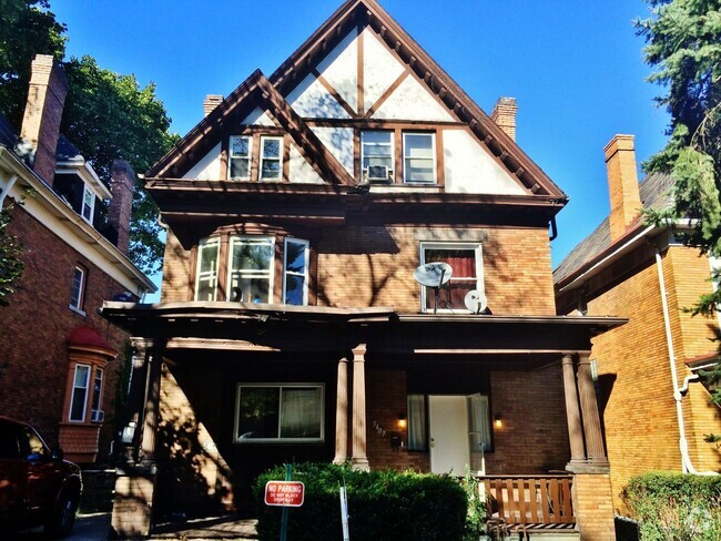 Building Photo - Highland Park - Apartments For Rent In Pit... Unit 3