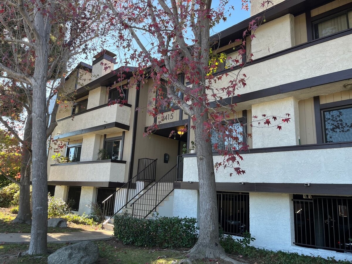 Photo - 3415 McLaughlin Ave Unidad 209