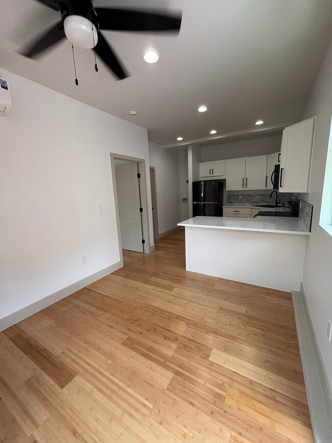 Building Photo - 2037 St Salazar Cir Rental