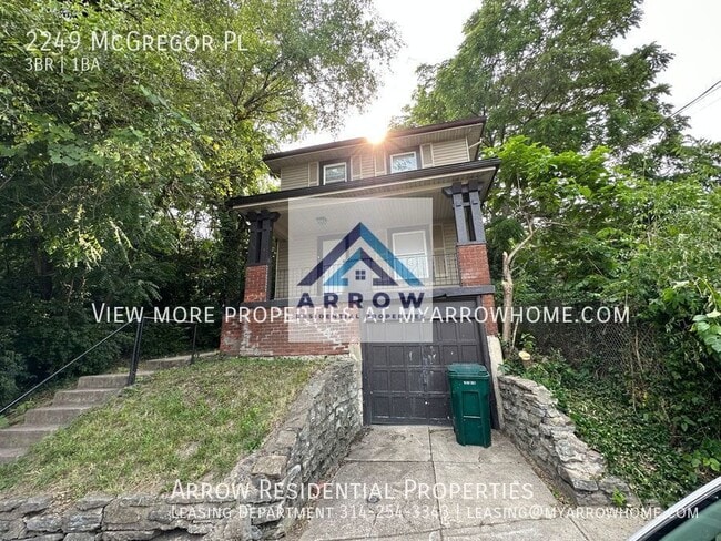 Photo - 2249 Mcgregor Pl