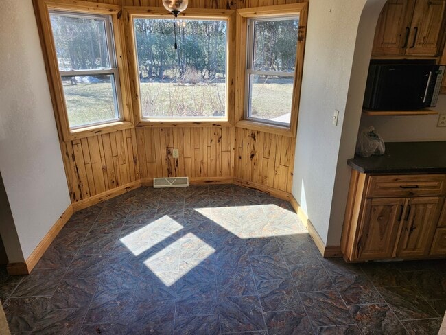 Photo - 301 W Butternut St