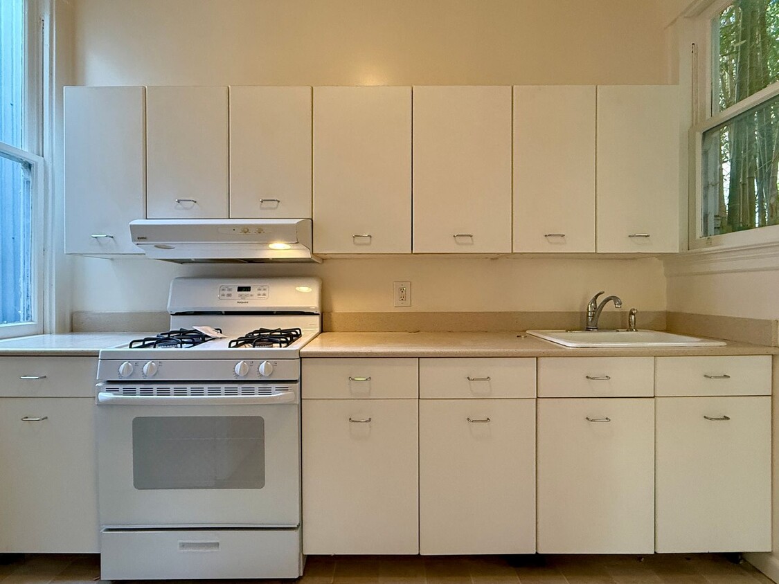 Bartlett Street Apartments - Bartlett Street Apartments