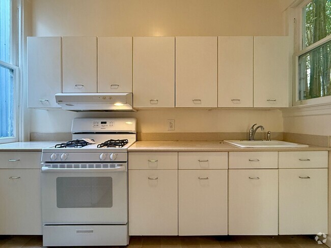 Building Photo - Bartlett Street Apartments Unit #505