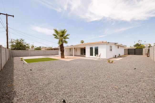 Photo - 1303 W 9th St