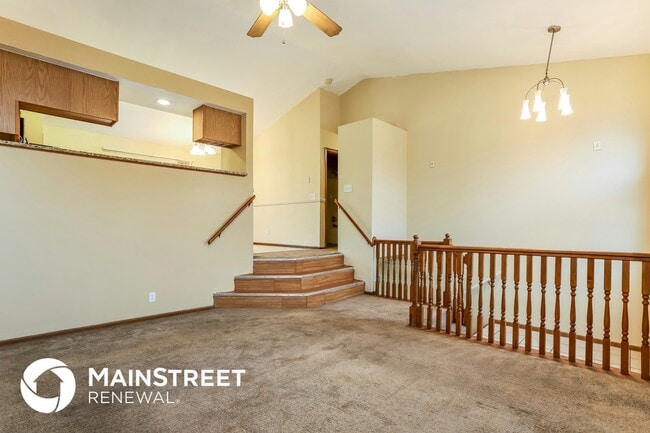 Photo - 2 Aspen Pointe Dr