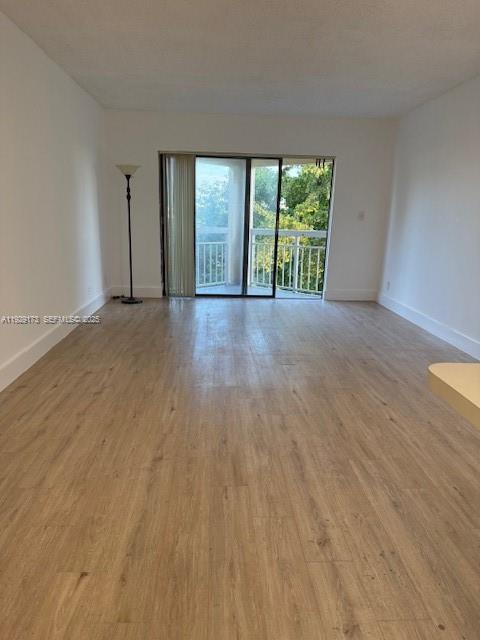 Photo - 8290 Lake Dr Unidad 531