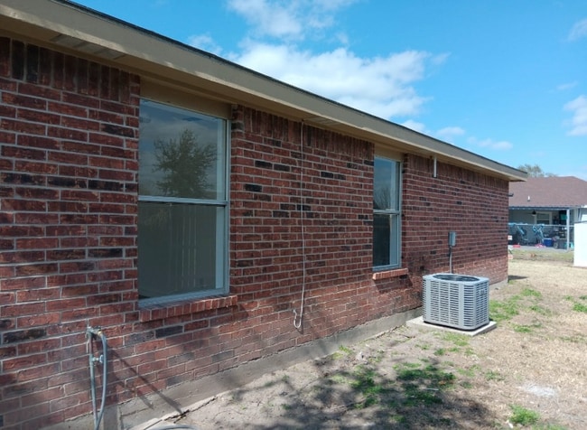 Photo - 710 W Starr Ave