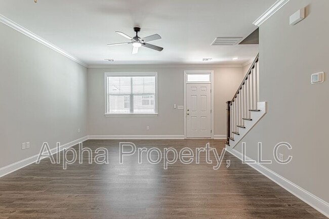 Photo - 105 Remount Way