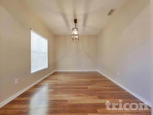 Photo - 492 Shirley Dr