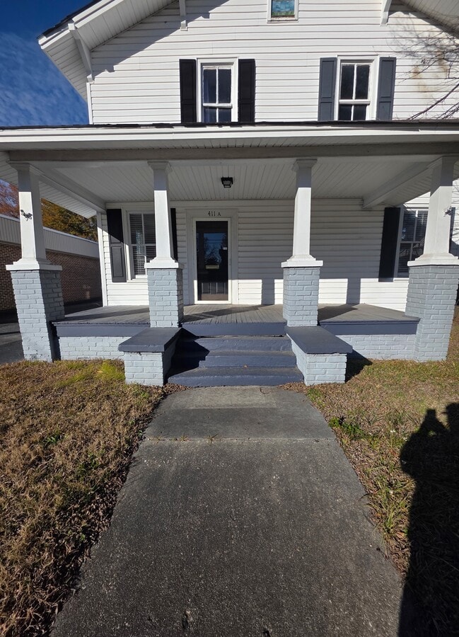 Photo - 411 W Cheves St