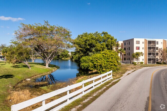 Photo - Somerset Grove