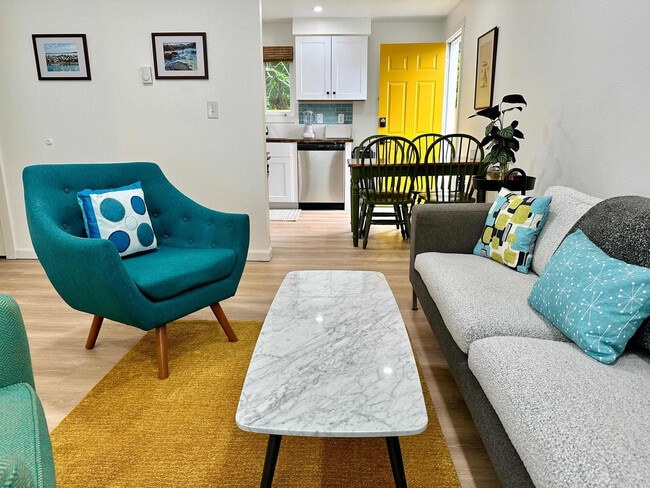 Photo - 2615 West St Unidad ID1352417P