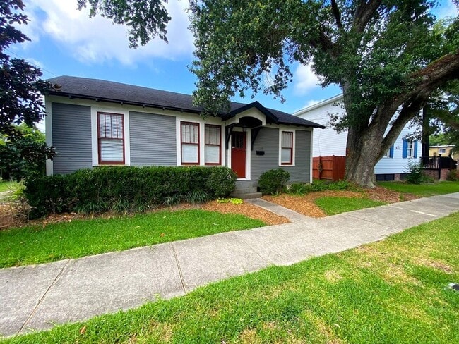 Building Photo - Adorable 2 bedroom house for rent in Downtown LC