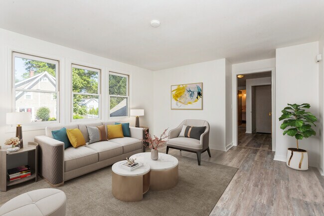 Building Photo - 11 Emerson St Unit B Rental