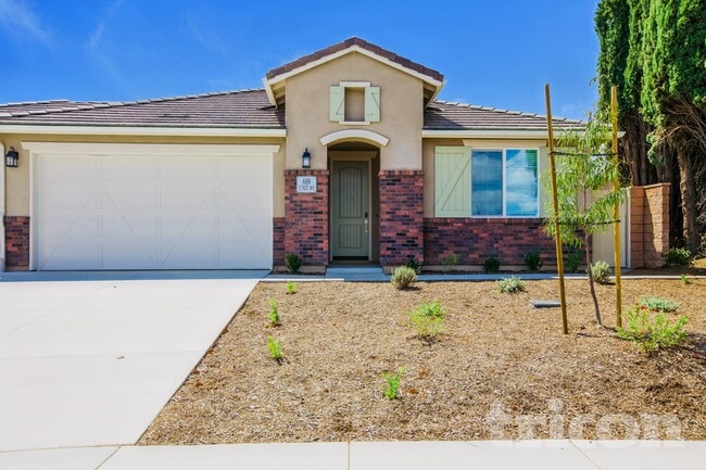 Building Photo - 680 Susanne St