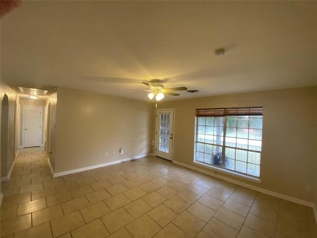 Photo - 1361 Westlawn Dr