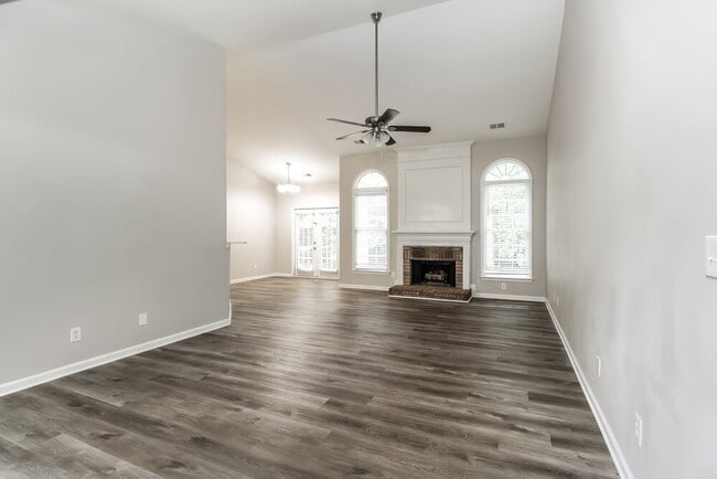Photo - 3632 Arklow Rd