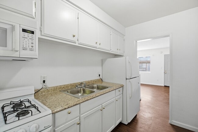 Foothill Suites