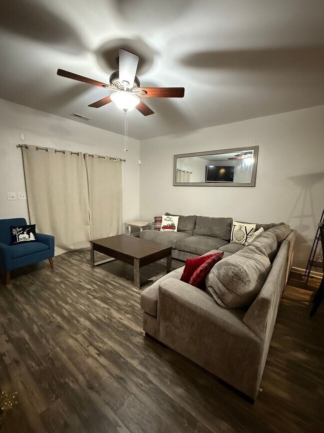 Photo - 161 Buchanan Ln