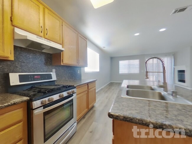 Photo - 1895 Bramblewood Dr